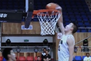 这扣篮头快平筐了！张懿赵杰未来的上限会有多高？