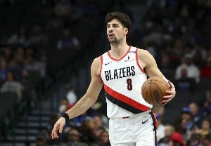 阿夫迪亚谈卡马拉关键时刻表现：他的防守出色 我能学到很多