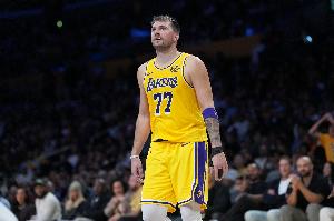 身手全能！东契奇半场14中6拿到22分6板7助3断2帽 罚球11中8